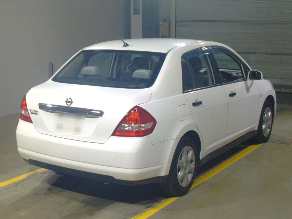 2011 Nissan Tiida Latio SC11[1]