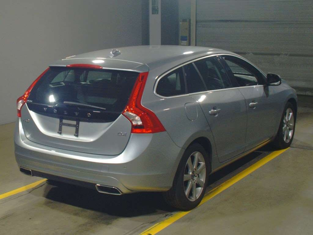 2016 Volvo V60 FD4204T[1]