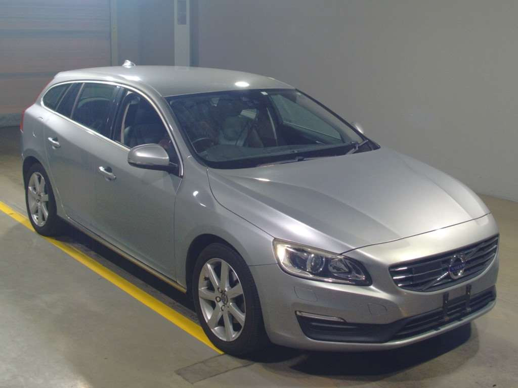 2016 Volvo V60 FD4204T[2]