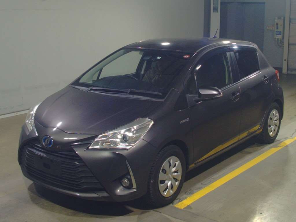 2017 Toyota Vitz NHP130[0]