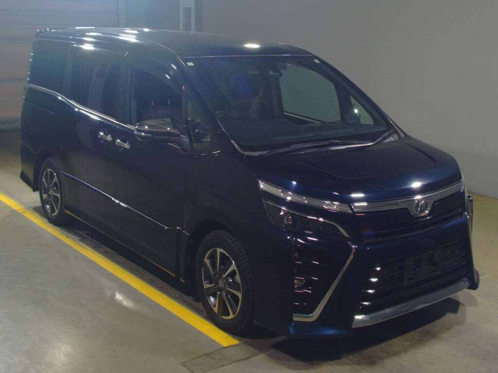 2019 Toyota Voxy ZRR80W[2]