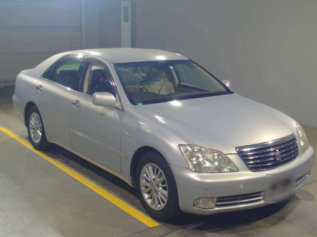 2004 Toyota Crown GRS182[2]