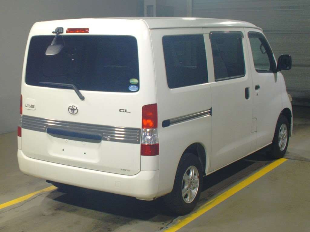 2015 Toyota Liteace Van S402M[1]