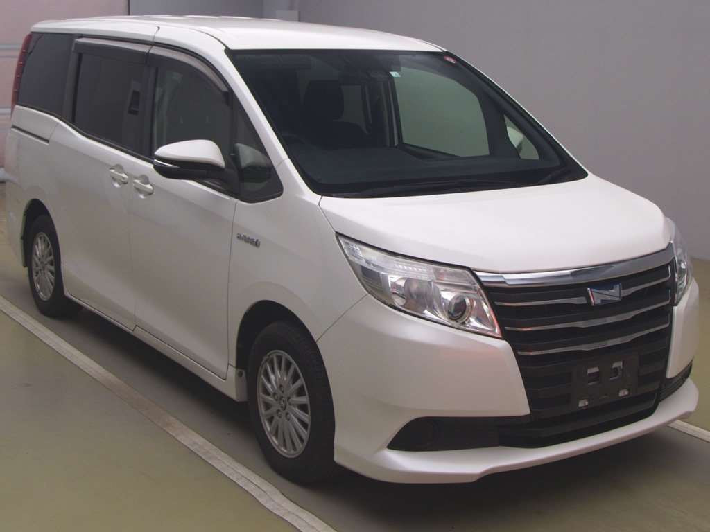 2016 Toyota Noah ZWR80G[2]