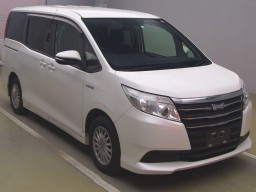 2016 Toyota Noah