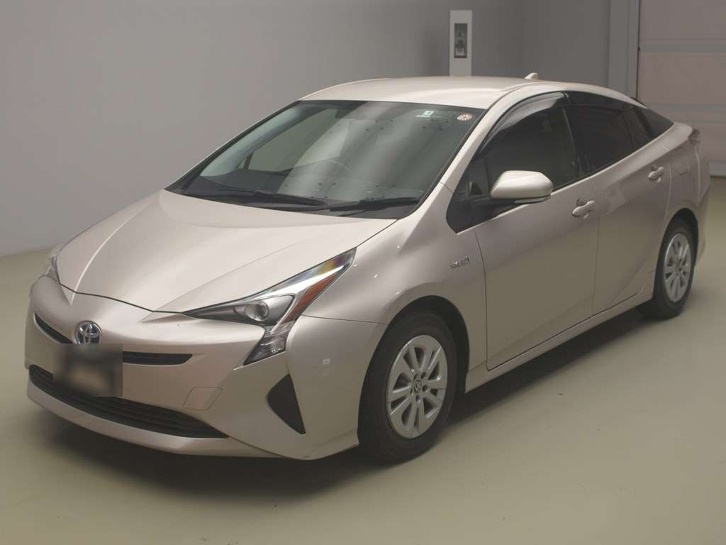 2017 Toyota Prius ZVW50[0]