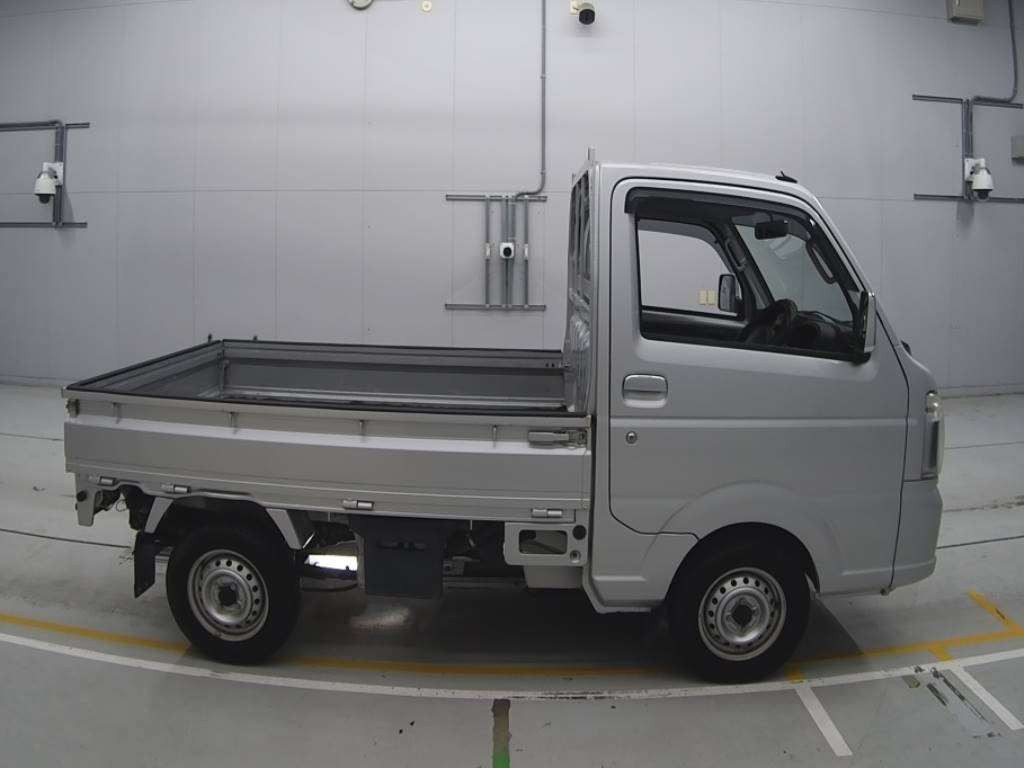 2015 Suzuki Carry Truck DA16T[2]