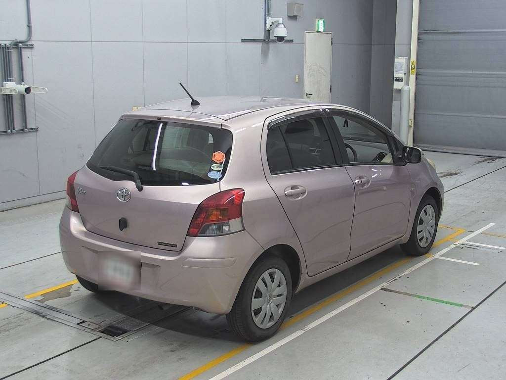 2010 Toyota Vitz SCP90[1]