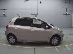 2010 Toyota Vitz