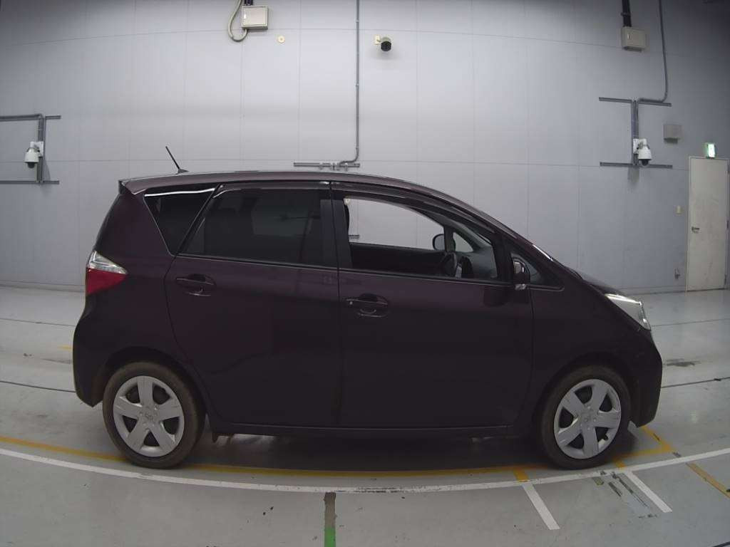 2012 Toyota Ractis NSP120[2]