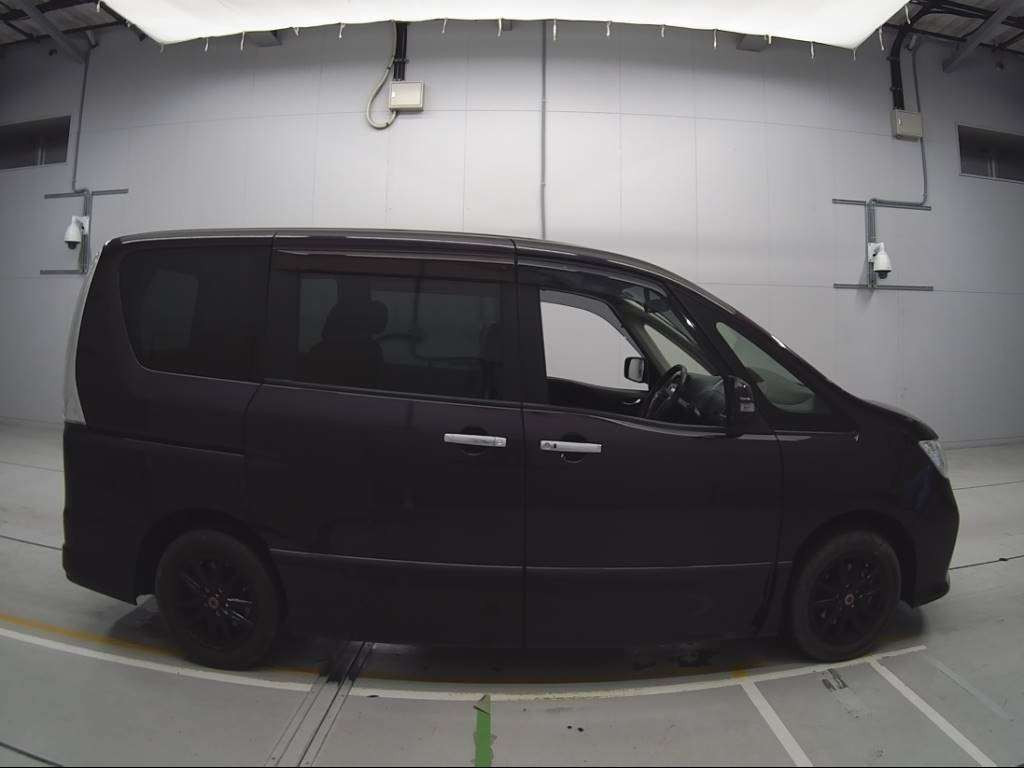 2011 Nissan Serena FC26[2]