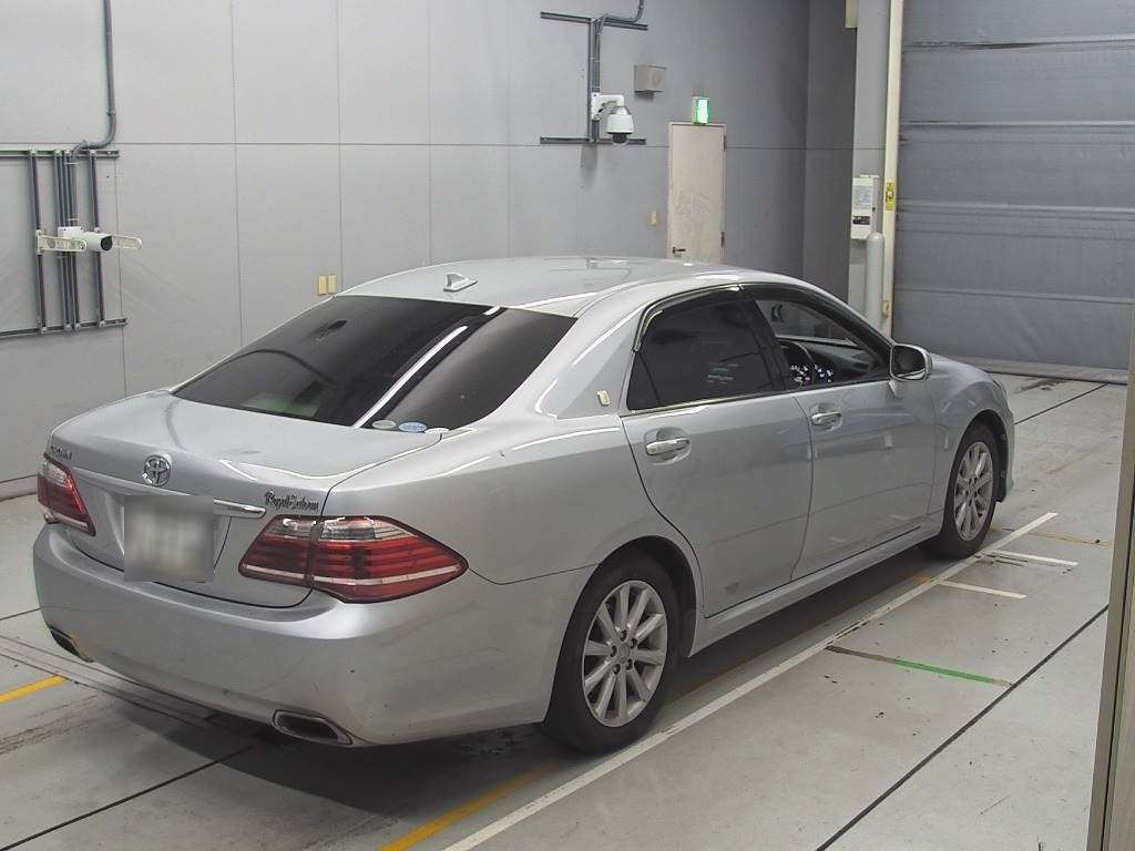 2012 Toyota Crown GRS200[1]