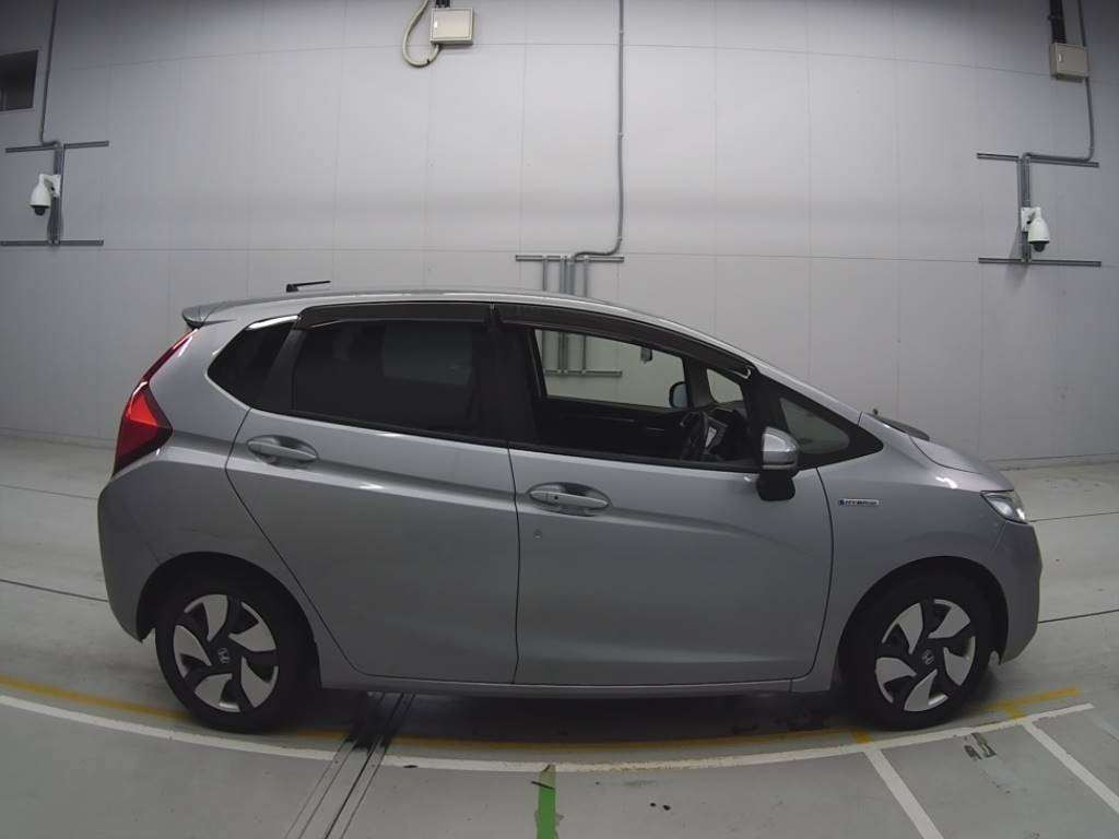 2014 Honda Fit Hybrid GP5[2]