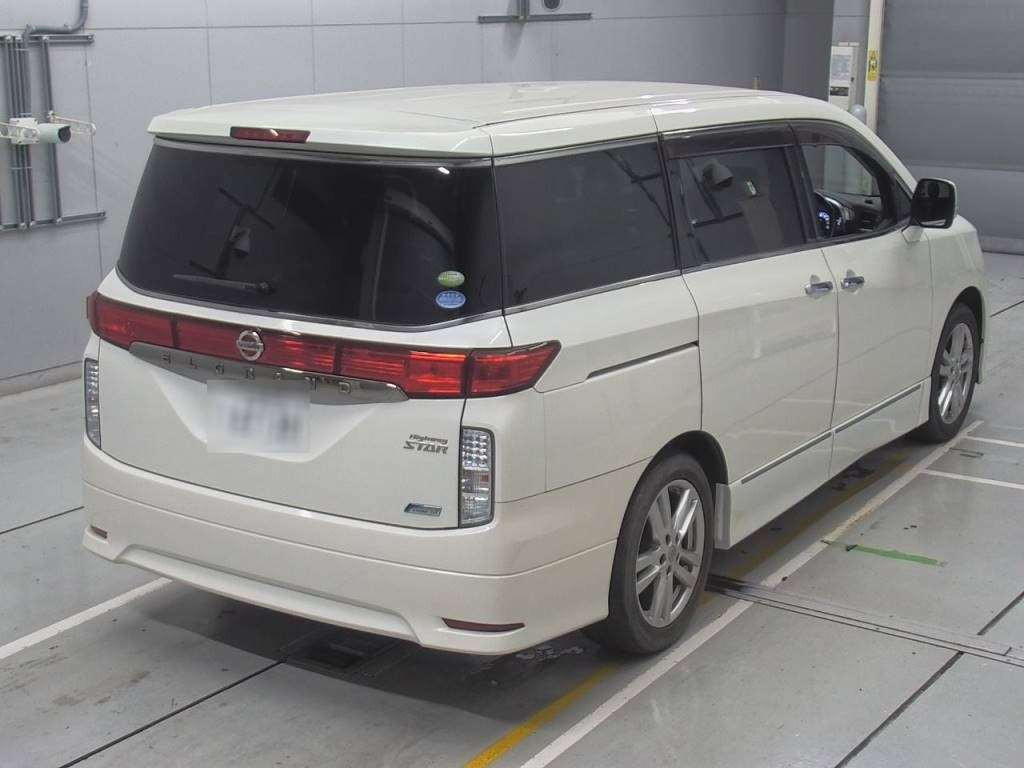 2012 Nissan Elgrand TE52[1]