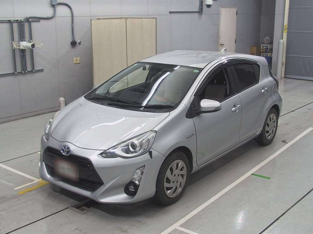 2015 Toyota Aqua NHP10[0]