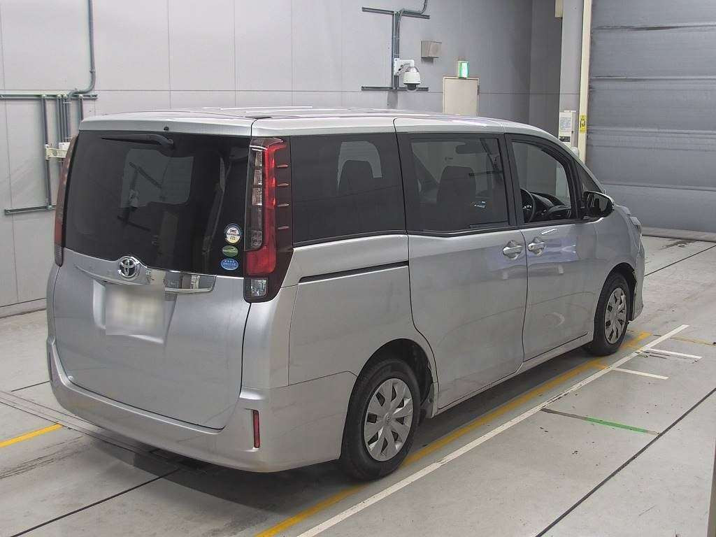 2016 Toyota Noah ZRR80G[1]