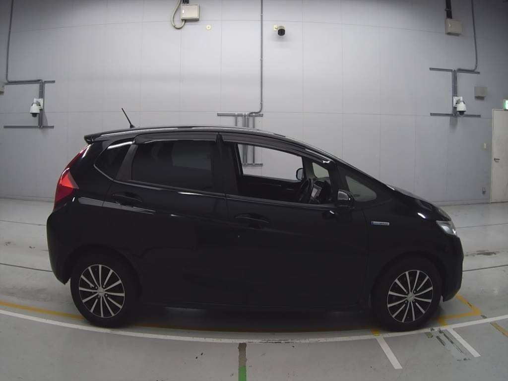 2015 Honda Fit Hybrid GP5[2]