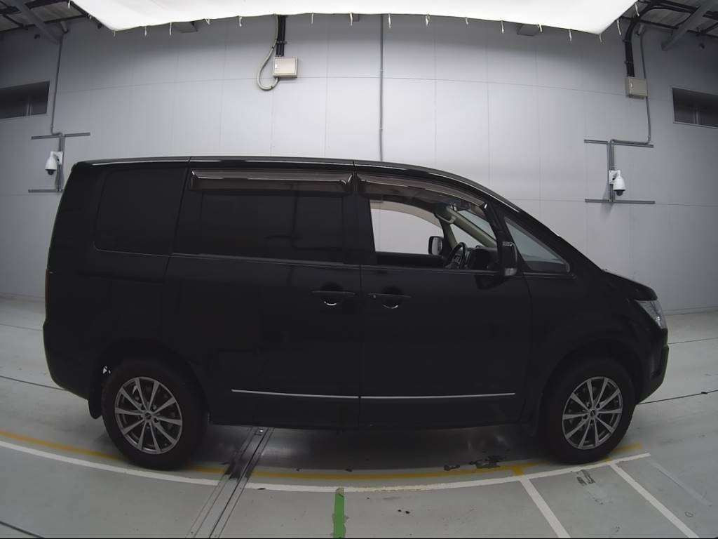 2016 Mitsubishi Delica D5 CV5W[2]