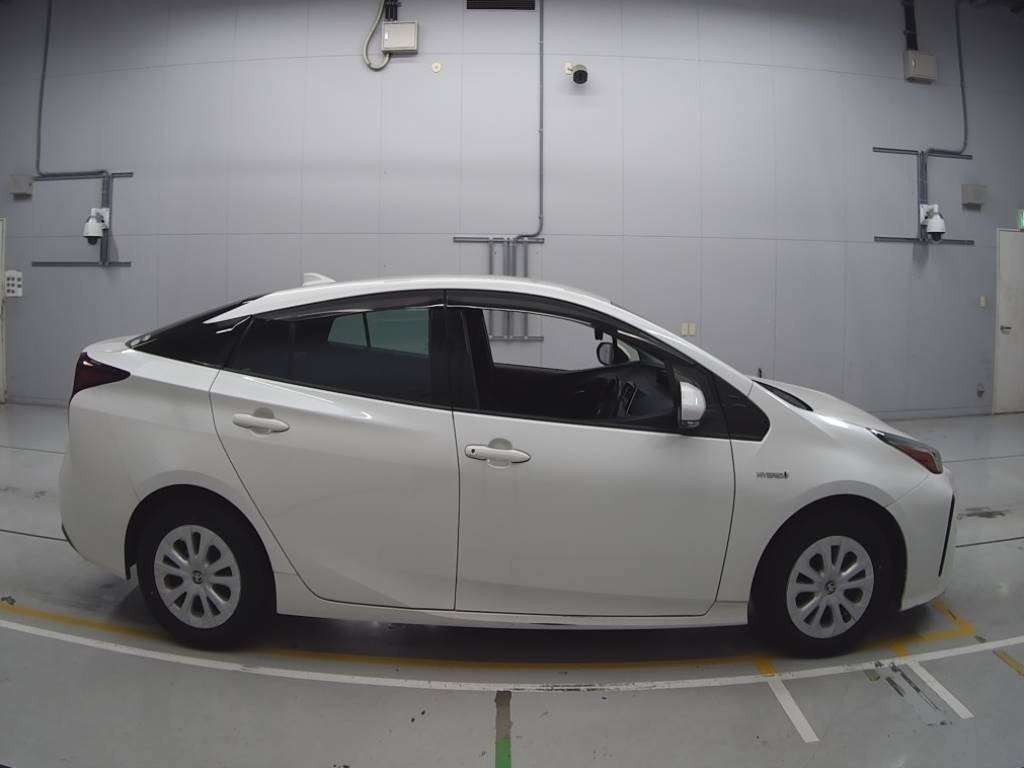 2019 Toyota Prius ZVW51[2]