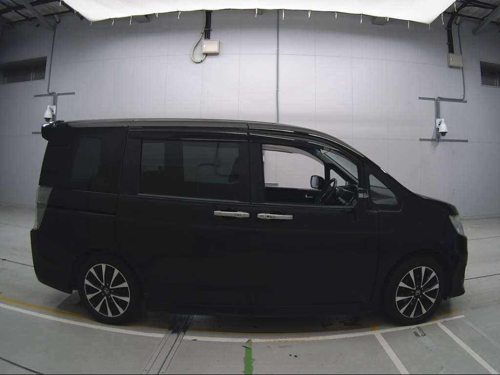 2013 Honda Step WGN Spada RK5[2]