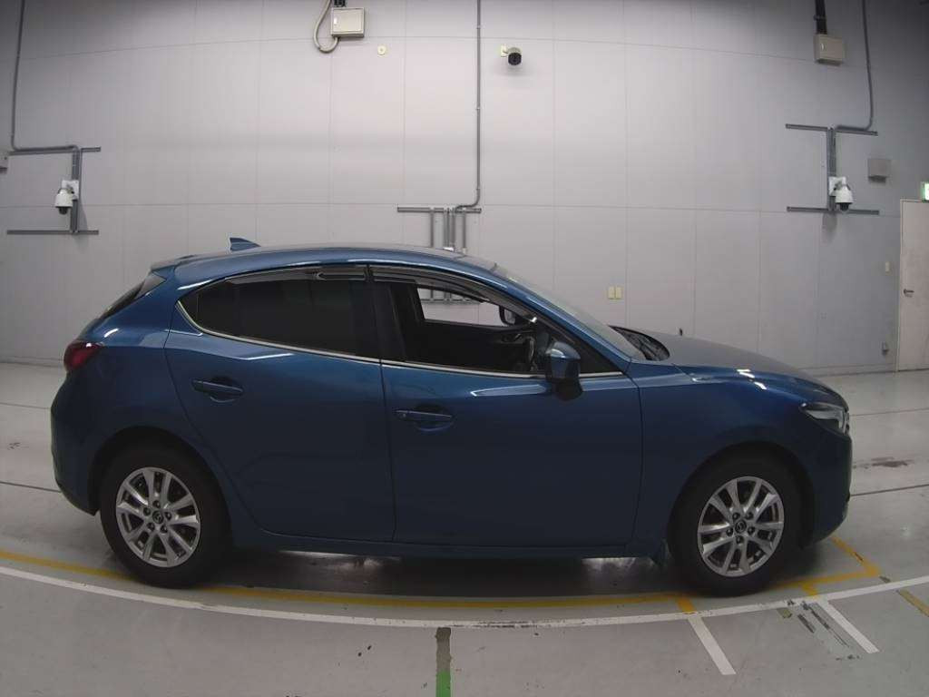 2016 Mazda Axela Sport BM5FS[2]