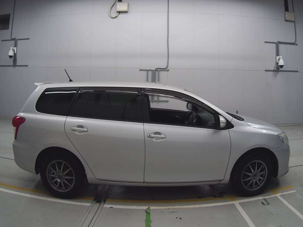 2009 Toyota Corolla Fielder NZE141G[2]