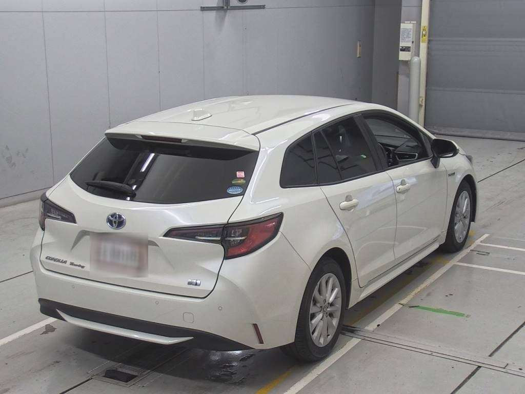 2020 Toyota Corolla Touring Wagon ZWE211W[1]