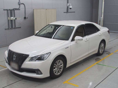 2013 Toyota Crown Hybrid