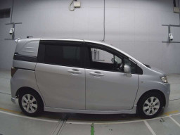 2010 Honda Freed Spike