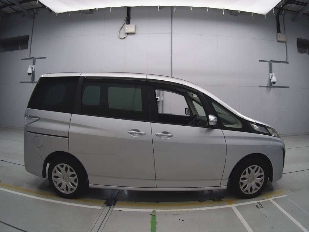 2011 Mazda Biante CCEFW[2]