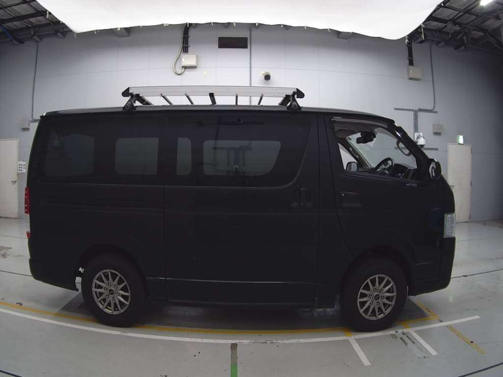 2019 Toyota Regiusace Van GDH206V[2]