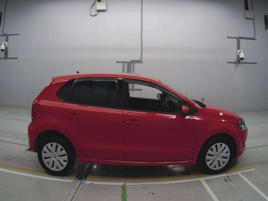 2013 Volkswagen Polo 6RCBZ[2]