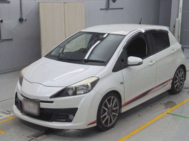 2013 Toyota Vitz