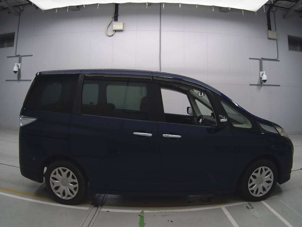 2009 Mazda Biante CCEFW[1]