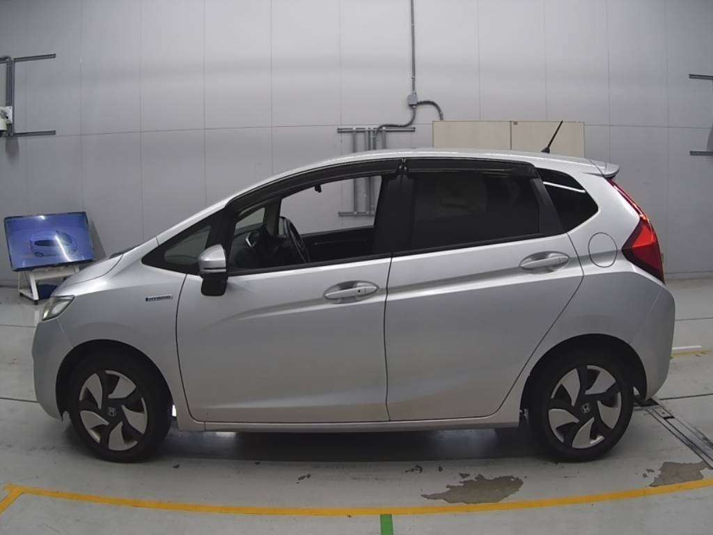 2014 Honda Fit Hybrid GP5[2]