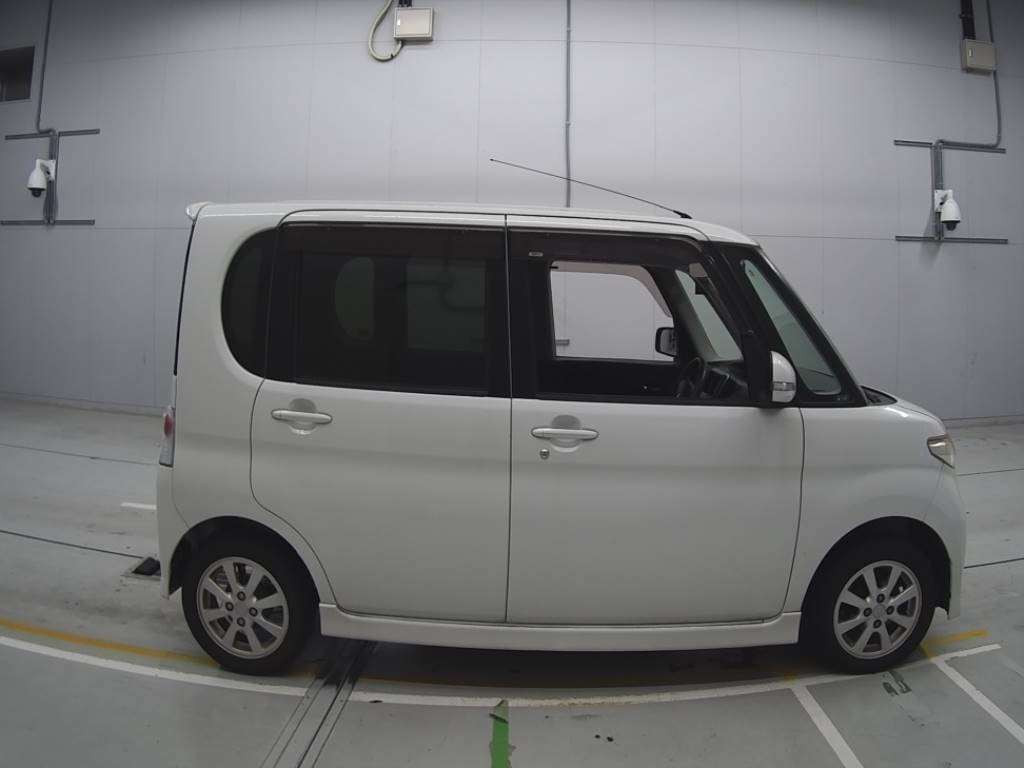 2009 Daihatsu Tanto L375S[1]