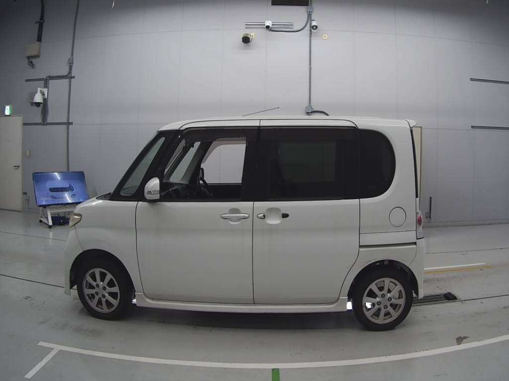 2009 Daihatsu Tanto L375S[2]