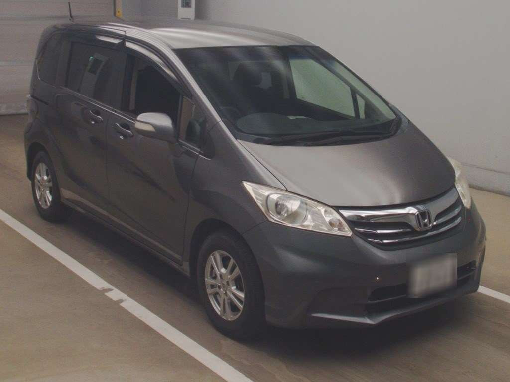 2013 Honda Freed GB3[2]