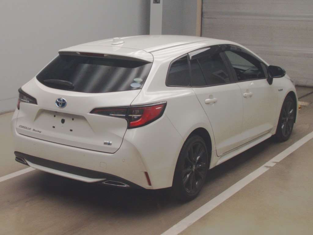 2020 Toyota Corolla Touring Wagon ZWE211W[1]