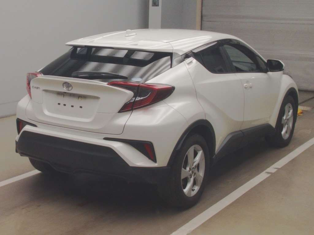 2019 Toyota C-HR NGX10[1]