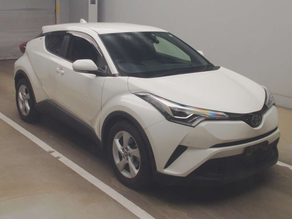 2019 Toyota C-HR NGX10[2]