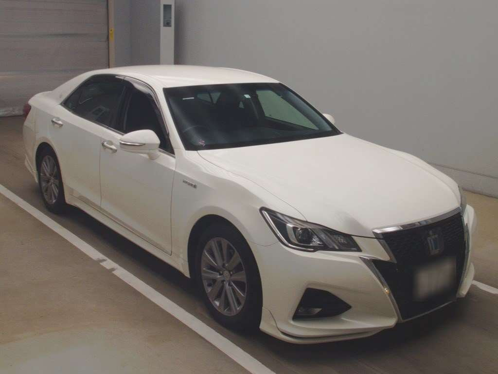 2016 Toyota Crown Hybrid AWS210[2]