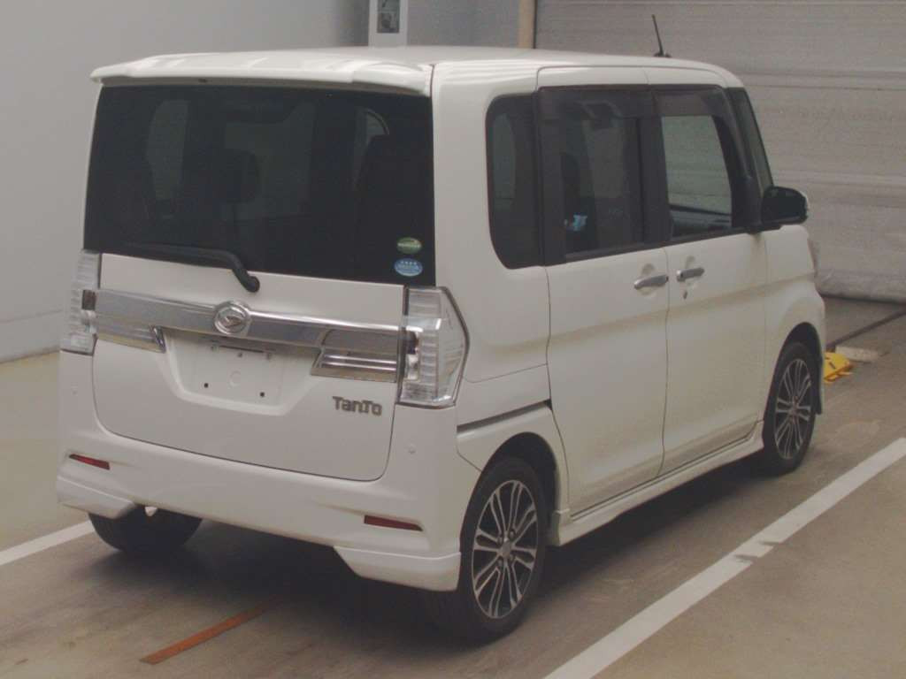 2015 Daihatsu Tanto Custom LA600S[1]