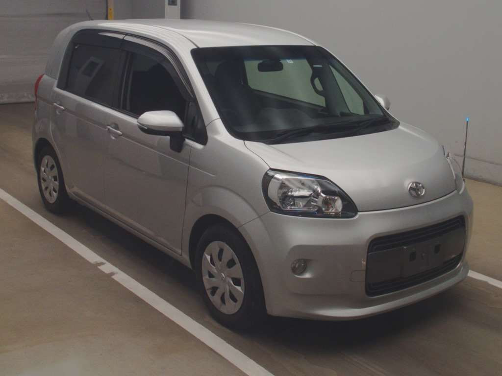 2015 Toyota Porte NSP141[2]