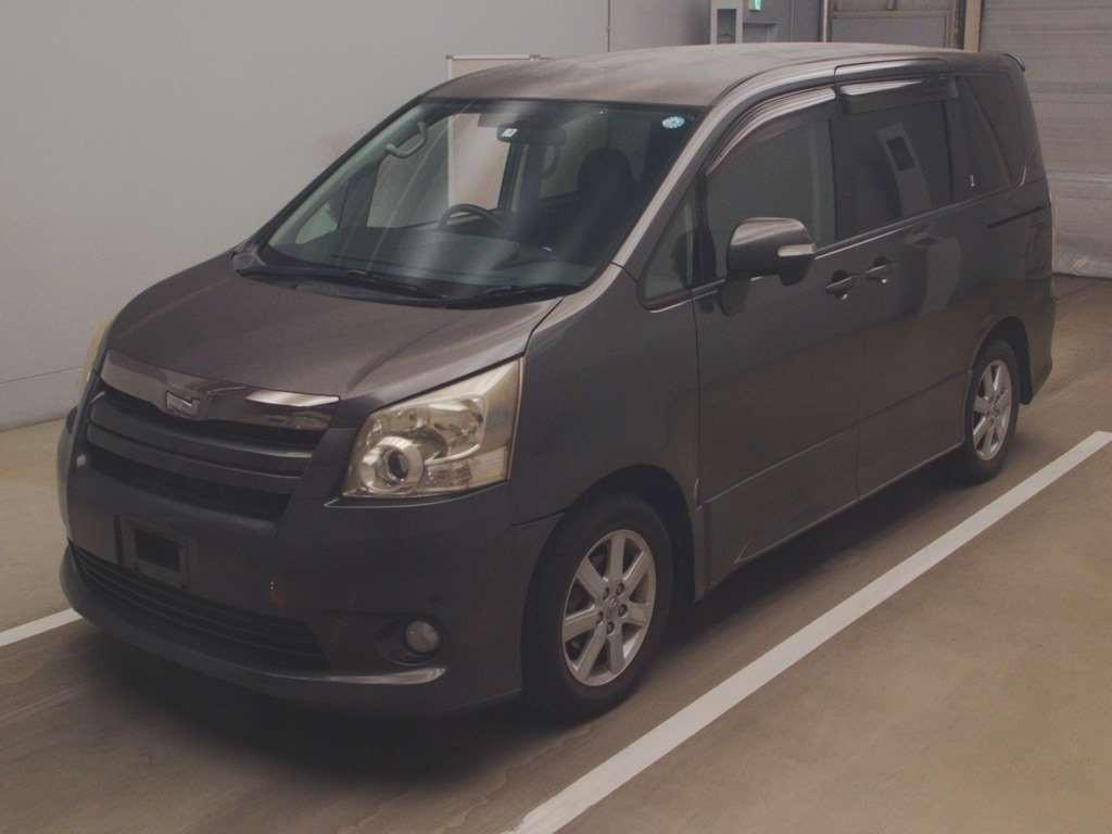 2009 Toyota Noah ZRR70W[0]