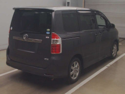 2009 Toyota Noah