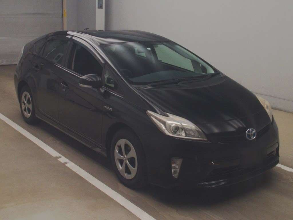 2013 Toyota Prius ZVW30[2]