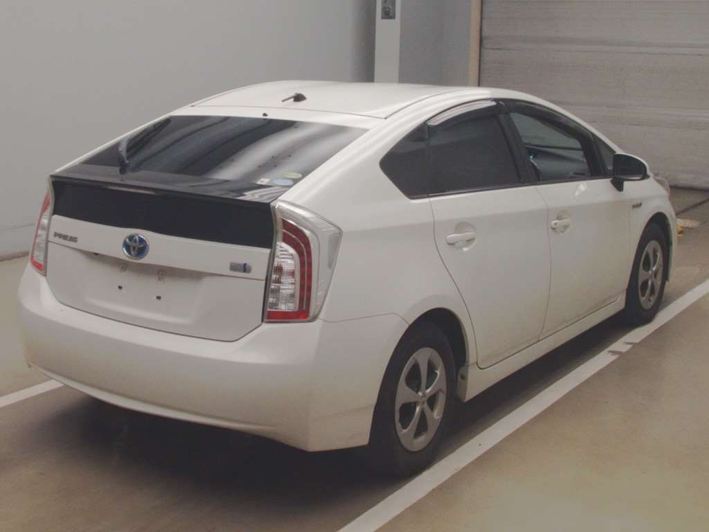 2013 Toyota Prius ZVW30[1]