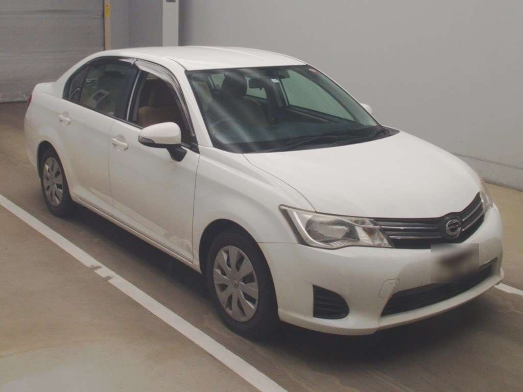 2013 Toyota Corolla Axio NZE161[2]