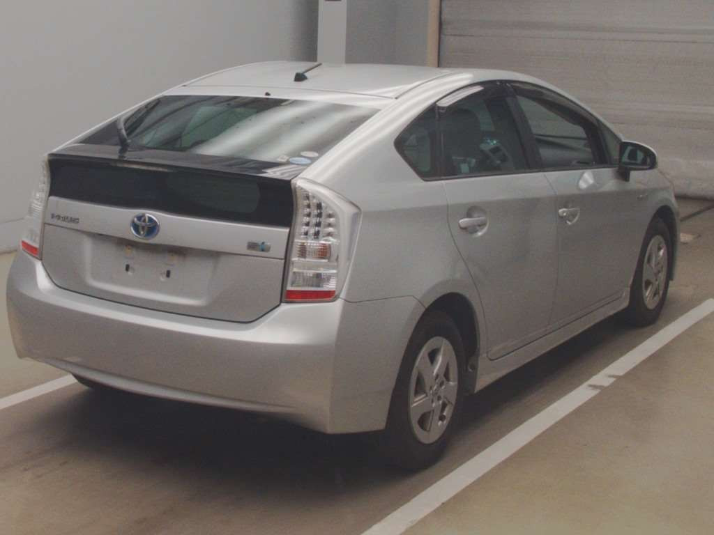 2010 Toyota Prius ZVW30[1]